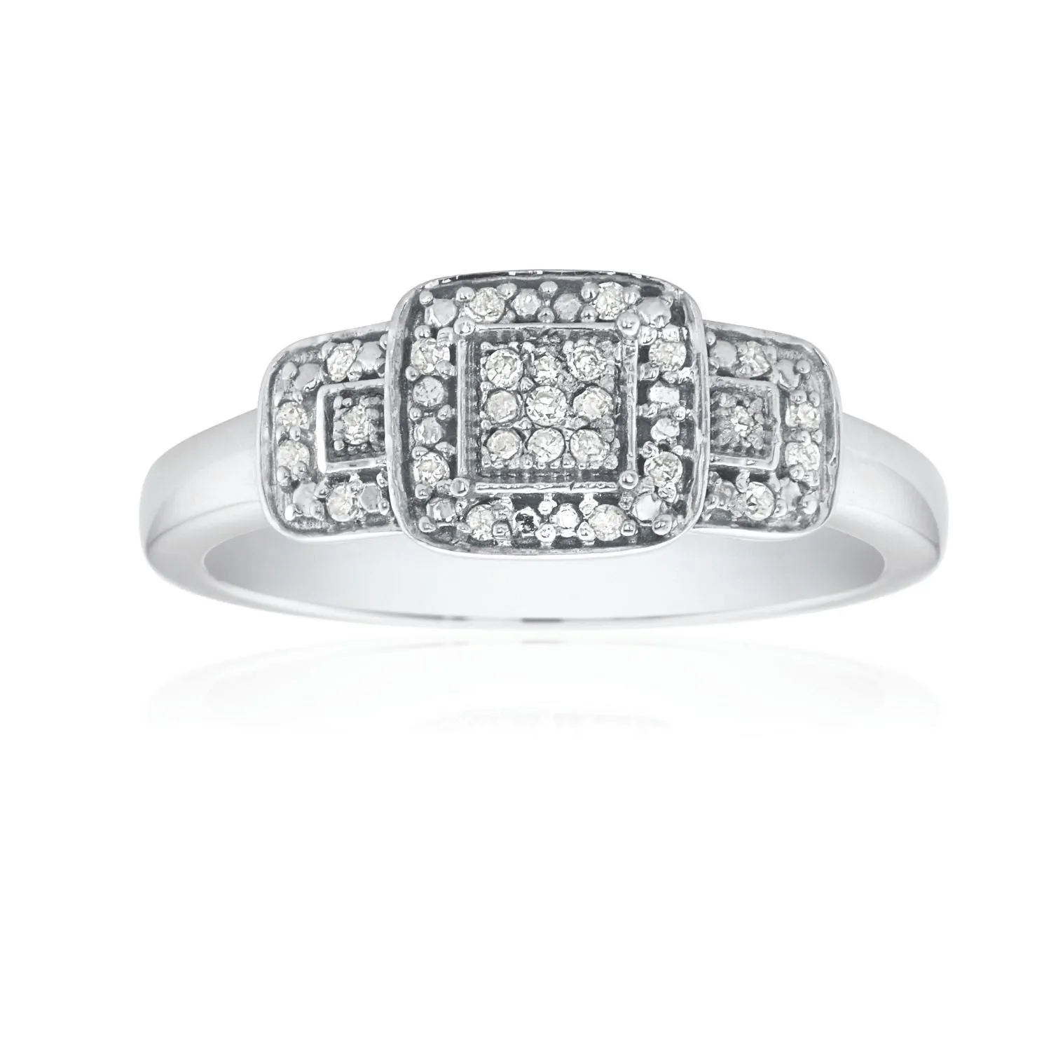 9ct White Gold Round Cut 0.10 Carat tw Diamond Ring