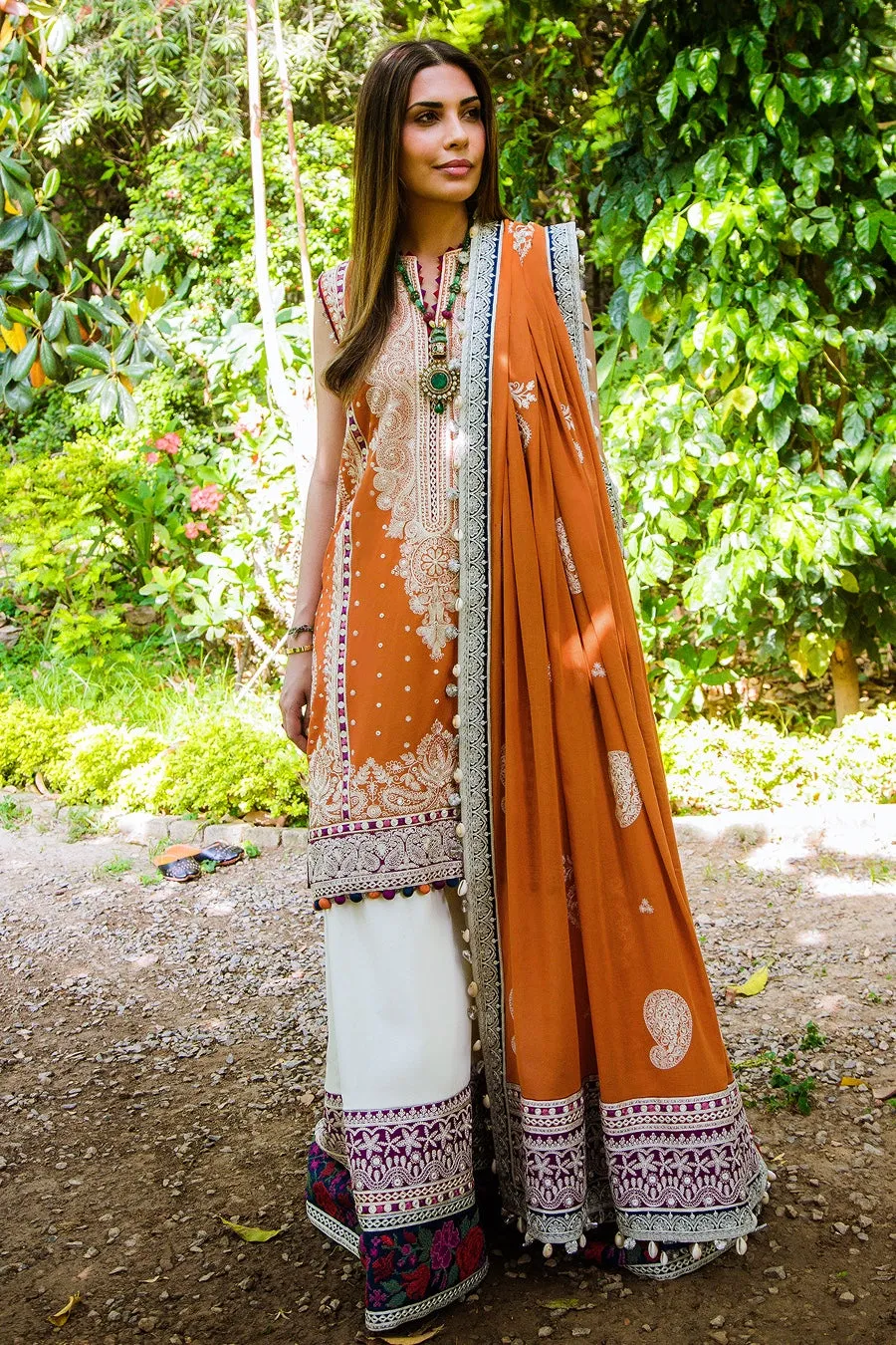 Élan Luxury Lawn Collection 2022 – EL22-05 B (REEM)