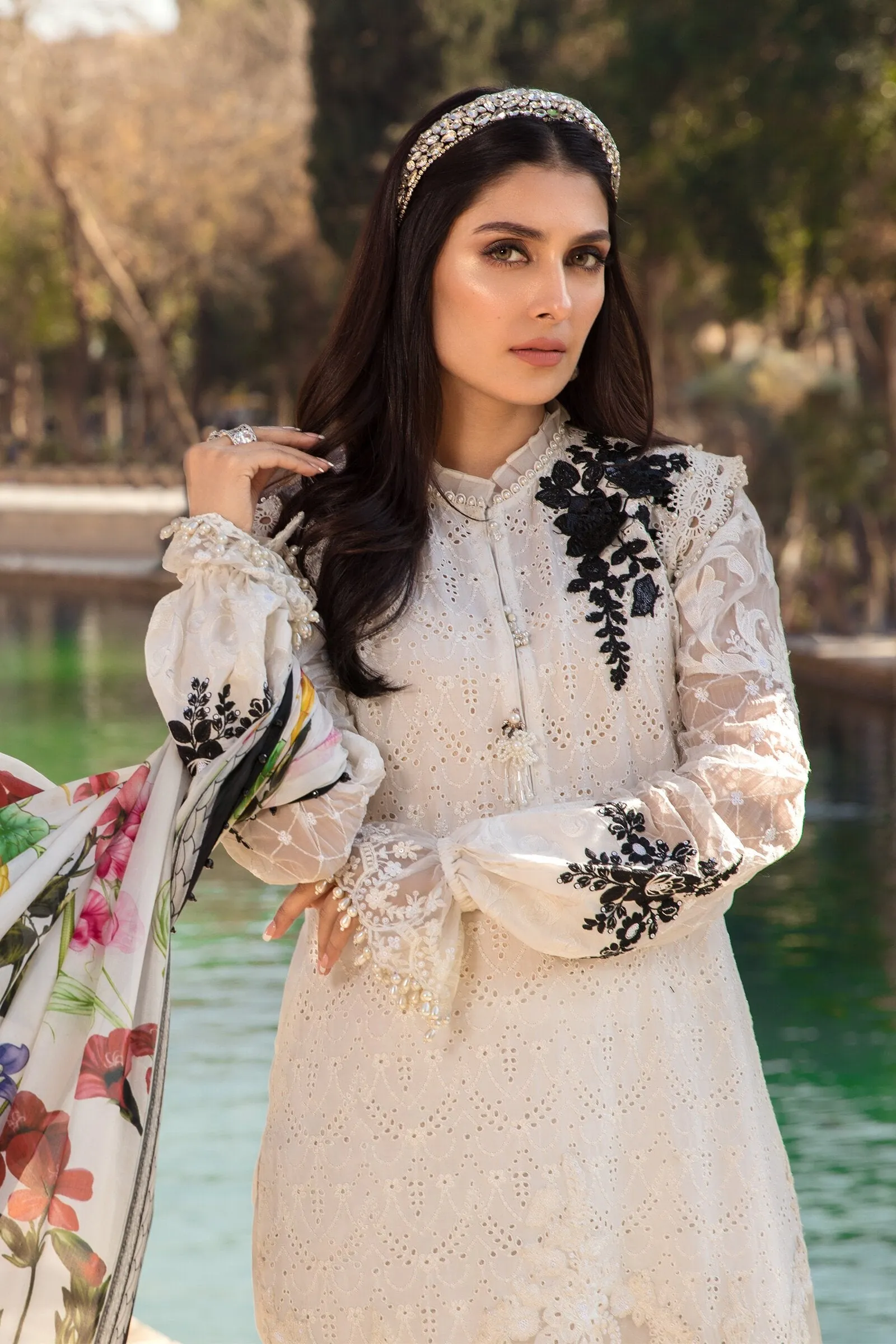 MARIA.B Luxe Lawn Collection 2021 – D-2101-A